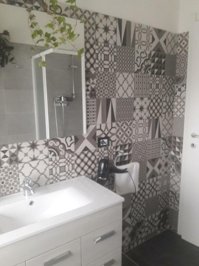 Le Stanze Di Adele Bed & Breakfast LʼAquila Екстериор снимка